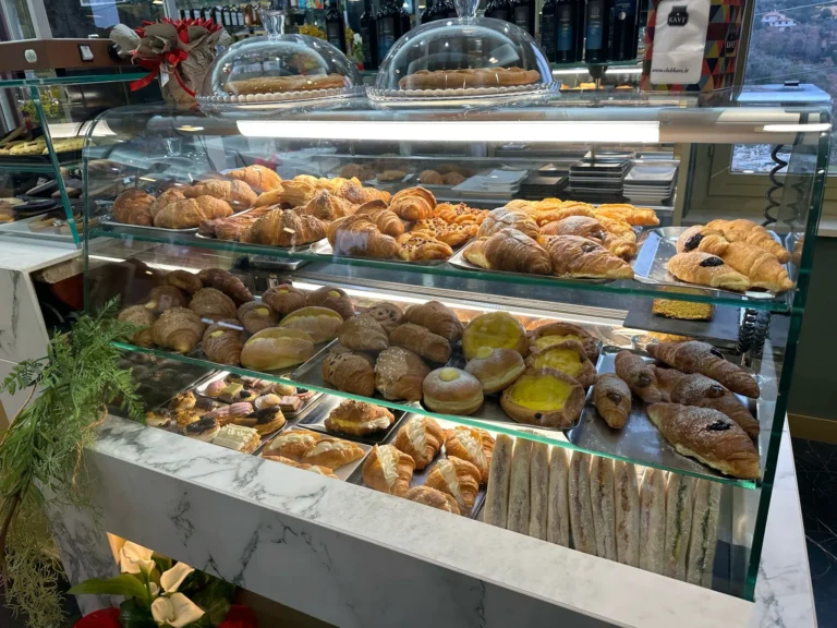 Meeting Coffee - L'Archetipo - Cocktail bar, colazioni, pasticceria e salati